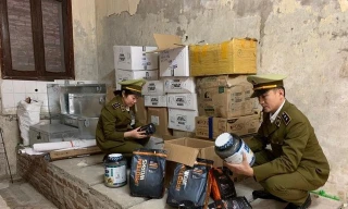 Báo động hàng ngoại gắn mác 'Made in Vietnam'