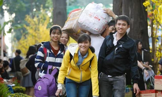 Nhiều sinh viên chuẩn bị về quê ăn tết. Ảnh mang tính minh họa