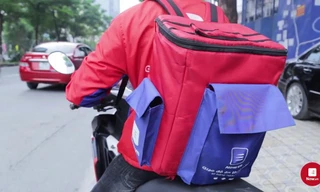 Một dịch vụ giao hàng hoạt động trở lại tại Hà Nội