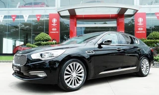 Xế sang tồn kho giảm giá cả nửa tỷ đồng