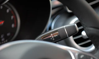 Đâu là loại cần số khó dùng nhất trên ô tô?