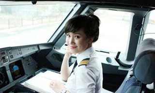 Nữ cơ phó Việt Nam xinh đẹp điều khiển Airbus 321