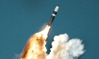 Xem tàu ngầm hạt nhân Anh phóng tên lửa liên lục địa Trident II