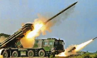 Hệ thống MLRS Smerch đang khai hỏa