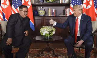 Ông Kim Jong-un: 'Thế giới ngỡ khoảnh khắc này như bộ phim viễn tưởng'