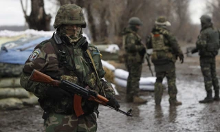 Nghị sĩ Crimea: Ukraine đưa quân đến biên giới Nga