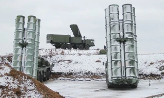 'Rồng lửa' S-400 của Nga bắt đàu trực chiến ở Crimea. Ảnh: RIA Novosti