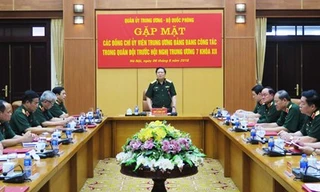 Đại tướng Ngô Xuân Lịch chủ trì và phát biểu tại buổi gặp mặt. Ảnh: Báo Quân đội Nhân dân