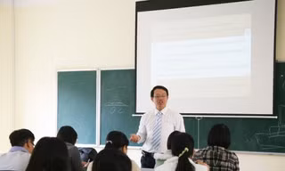 Giáo sư được kéo dài thời gian giảng dạy 10 năm