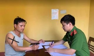 Nguyễn Hoàng Vươn khai nhận đã có hành vi dâm ô với bé gái 9 tuổi - Ảnh: Hoàng Long