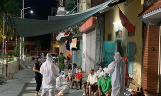 Xuyên ngày đêm triển khai xét nghiệm toàn thành phố Phủ Lý để truy tìm F0 - Ảnh: Hoàng Long