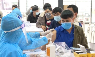 Ninh Bình tăng tốc tiêm mũi 3 cho đối tượng có nguy cơ - Ảnh: HC