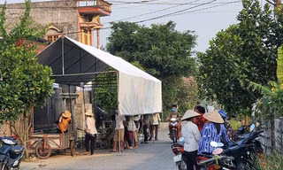 Gia đình tổ chức đám tang cho nạn nhân - Ảnh: Hoàng Long
