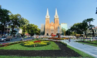 Đường phố Sài Gòn thông thoáng ngày đầu nghỉ Tết Nguyên đán 2020