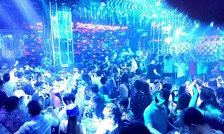 TPHCM: Vũ trường, cơ sở thẩm mỹ, sân khấu giải trí...tiếp tục dừng hoạt động