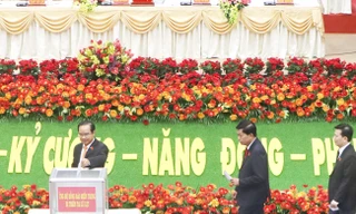 Đại hội Đảng bộ tỉnh Long An đóng góp giúp đỡ đồng bào miền Trung bị lũ lụt