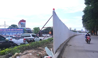 Hà Nội yêu cầu tháo dỡ rào bê tông chắn đường vành đai 2,5 