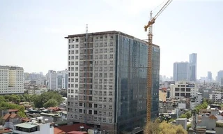 Công trình 8B Lê Trực thời điểm vừa "cắt ngọn"