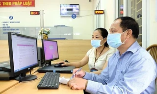 Lãnh đạo Hà Nội đi làm chỉ cầm iPad, có thể xử lý công việc mọi nơi