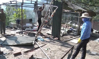 17 hộ dân tháo dỡ 22 gian hàng vi phạm trật tự xây dựng