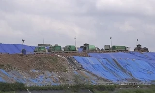 Bãi chôn lấp rác trong Khu liên hiệp xử lý rác thải Sóc Sơn. Ảnh minh họa