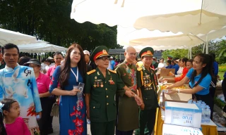 Hơn 30.000 lượt người vào Lăng viếng Bác trong ngày Tết Độc lập