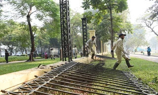 Hà Nội bắt đầu hạ rào công viên Thống Nhất