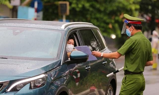 Hà Nội: Doanh nghiệp 'tắc đủ đường' khi xin giấy đi đường