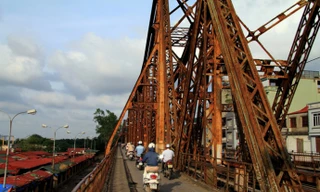 Bắt đầu cấm một chiều cầu Long Biên để gia cố 