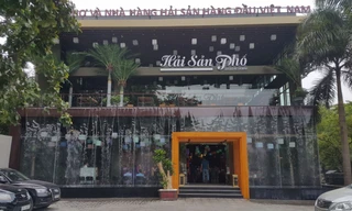 Nhà hàng Hải sản phố rộng hàng nghìn mét vuông trên đất kênh mương