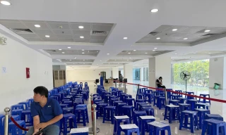 Trung tâm hành chính công Hà Nội bất ngờ 'vắng khách' ngày đầu tuần