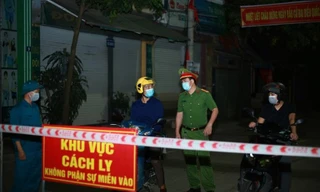 Cách ly xã hội phường Hùng Vương trong vòng 14 ngày từ 0h00' ngày 13/5. Ảnh: Trà Hương