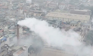 Chủ tịch Hà Nội chỉ đạo 'nóng' vụ nhà máy dệt xả khói gây ô nhiễm khu dân cư