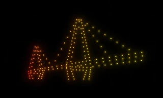 Tràn ngập chương trình 'đính kèm' show bay drone ánh sáng tại hồ Tây