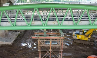 Cầu vòm sắt 65 tỷ vắng bóng người: Xây để 'đi trước đón đầu'