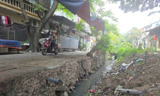 Quận Bắc Từ Liêm xin cải tạo mương ô nhiễm mà Tiền Phong đã phản ánh