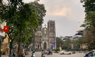 Hà Nội 'rà từng ngõ, gõ từng nhà' đề nghị ngừng kinh doanh