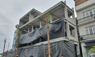 Cận cảnh loạt công trình đang 'bóp méo' quy hoạch Hà Nội