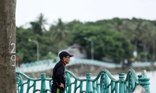 Truy tìm kẻ trộm 1.500 quả cầu gang ở lan can hồ Tây