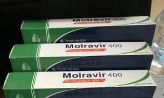 Hà Nội yêu cầu chỉ bán Molnupiravir cho người mắc COVID-19 có đơn thuốc
