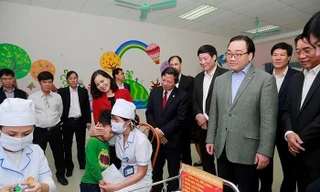 Bí thư Hà Nội trong buổi thăm cơ sở sáng 1/3.