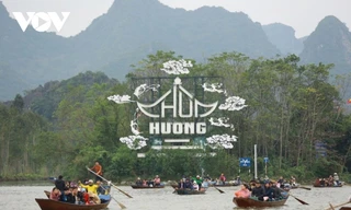 Văn Miếu, chùa Hương là điểm đến hot nhất khi du khách tới Hà Nội