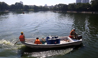 Làm sạch nước hồ tại Hà Nội