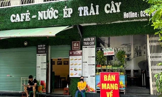 Hàng quán vẫn đang mở cửa dè dặt. Ảnh Như Ý