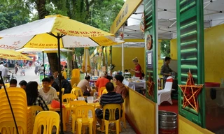 Hơn 20.000 người 'ăn quà' Hà Nội trong 3 ngày