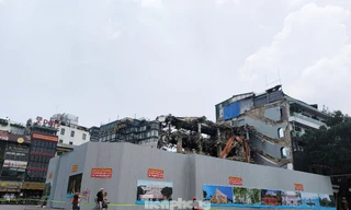Hoàn thành phá dỡ tòa nhà Hàm cá mập trong 5 ngày tới