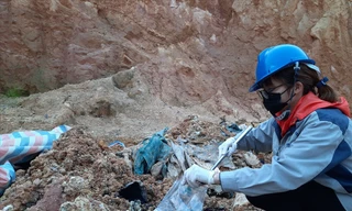 Lộ diện đối tượng đổ trộm chất thải nguy hại trên núi Sóc Sơn