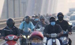 Màn sương mịn ô nhiễm Thủ đô những ngày qua. Ảnh: Hoàng Mạnh Thắng