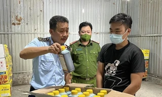 Thu giữ gần 18.000 lít thuốc trừ cỏ Trung Quốc dán mác hàng Việt