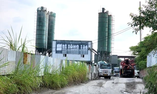 Hà Nội: Loạt trạm trộn bê tông trái phép 'án ngữ' đất dịch vụ